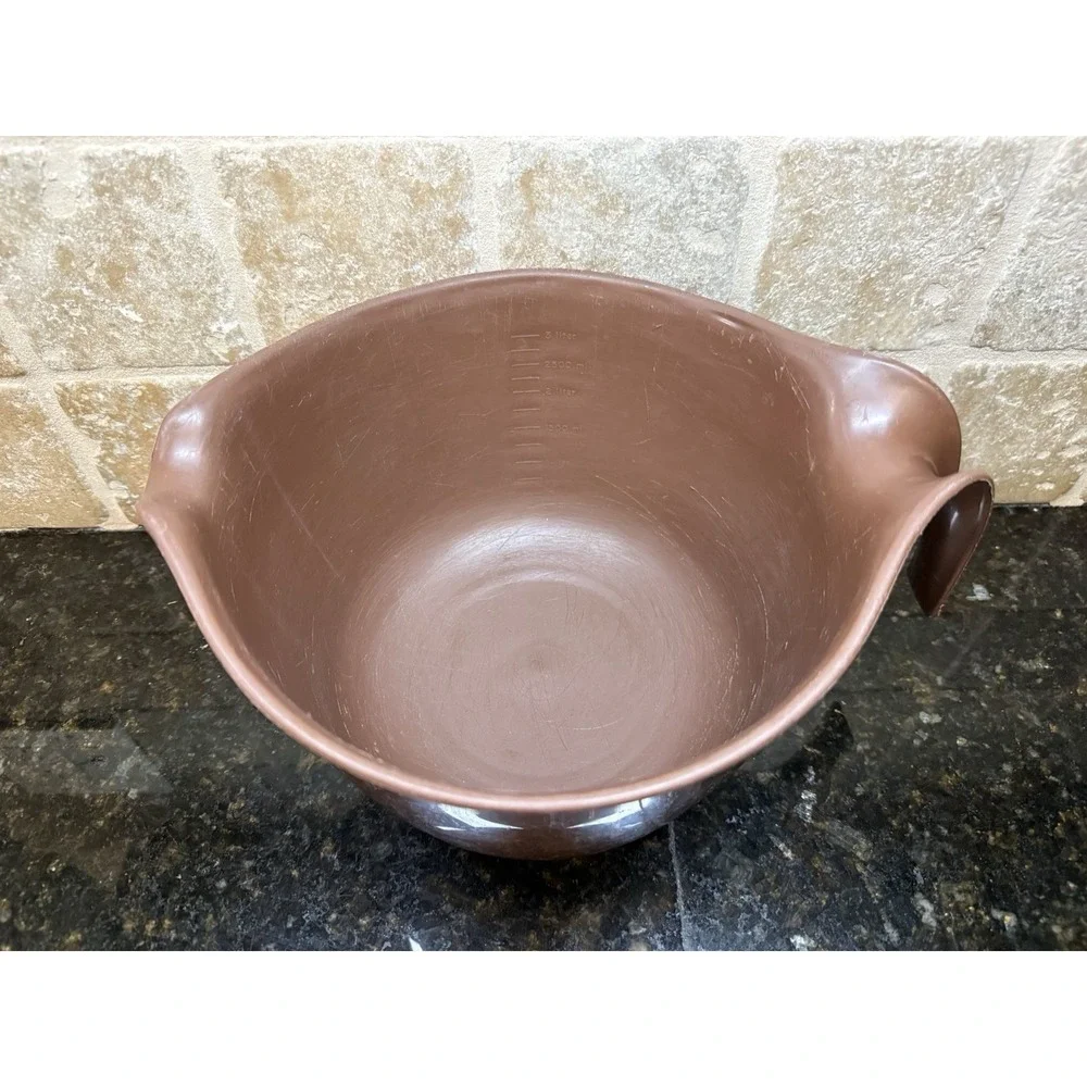 Vintage Rubbermaid 3 Qt 12 Cup Batter Bowl Grip N Mix Measuring 2663 Brown